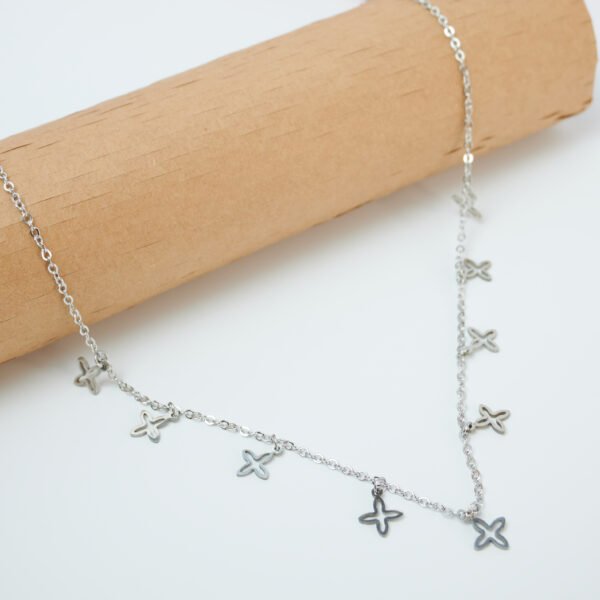 Cadena con dijes cruz