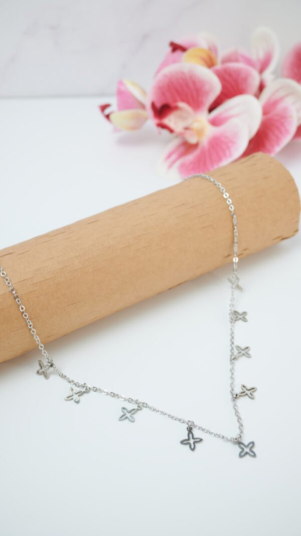 Cadena con dijes cruz